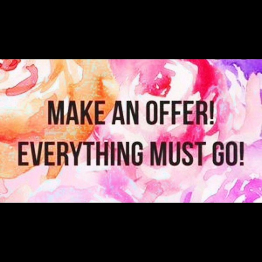 ✨✨✨MAKE AN OFFER(S). BUNDLE AND SAVE✨✨✨